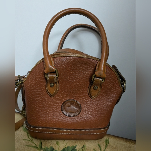 Dooney & Bourke crossbody - Picture 2 of 16